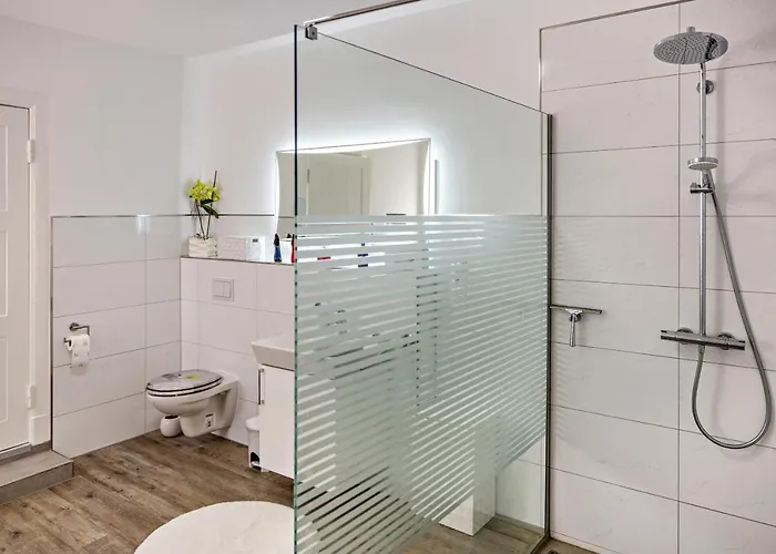 Grosses Haus Am Tremser Teich