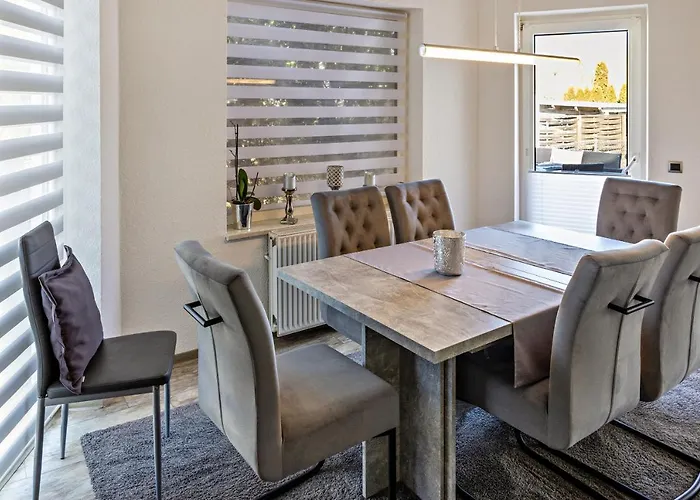 Grosses Haus Am Tremser Teich * ליבק