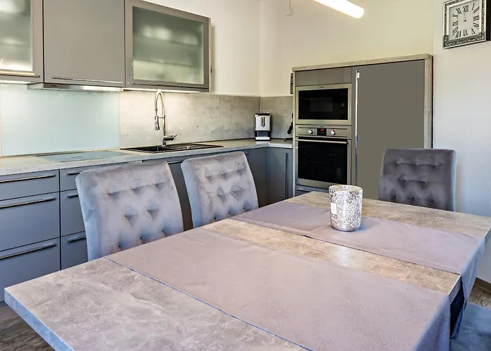 מלון Grosses Haus Am Tremser Teich ליבק