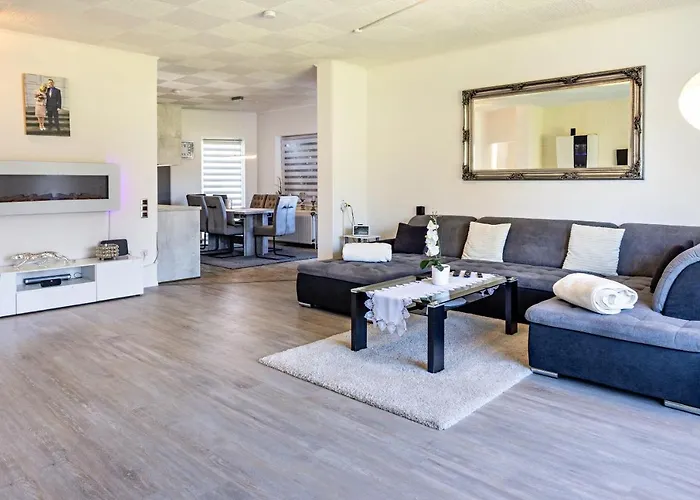 Grosses Haus Am Tremser Teich מלון *